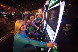 Pengalaman langsung bermain live casino dengan dealer profesional di karinbet